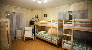Гостиница Hollywood Hostel Yekaterinburg Екатеринбург Кровать в общем 6-местном номере для мужчин и женщин-8